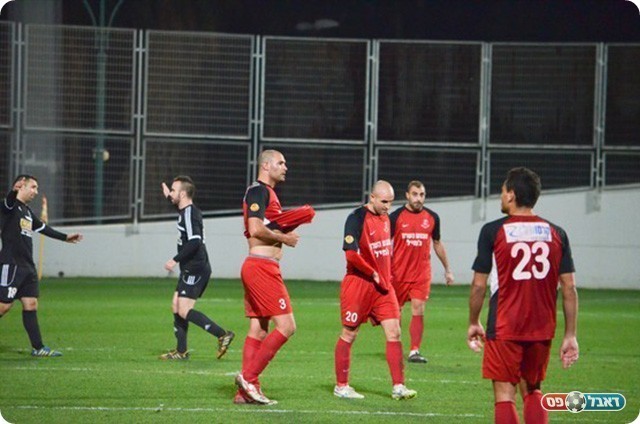 שחקני הרצליה בסיום (ויסאם מוואסי)